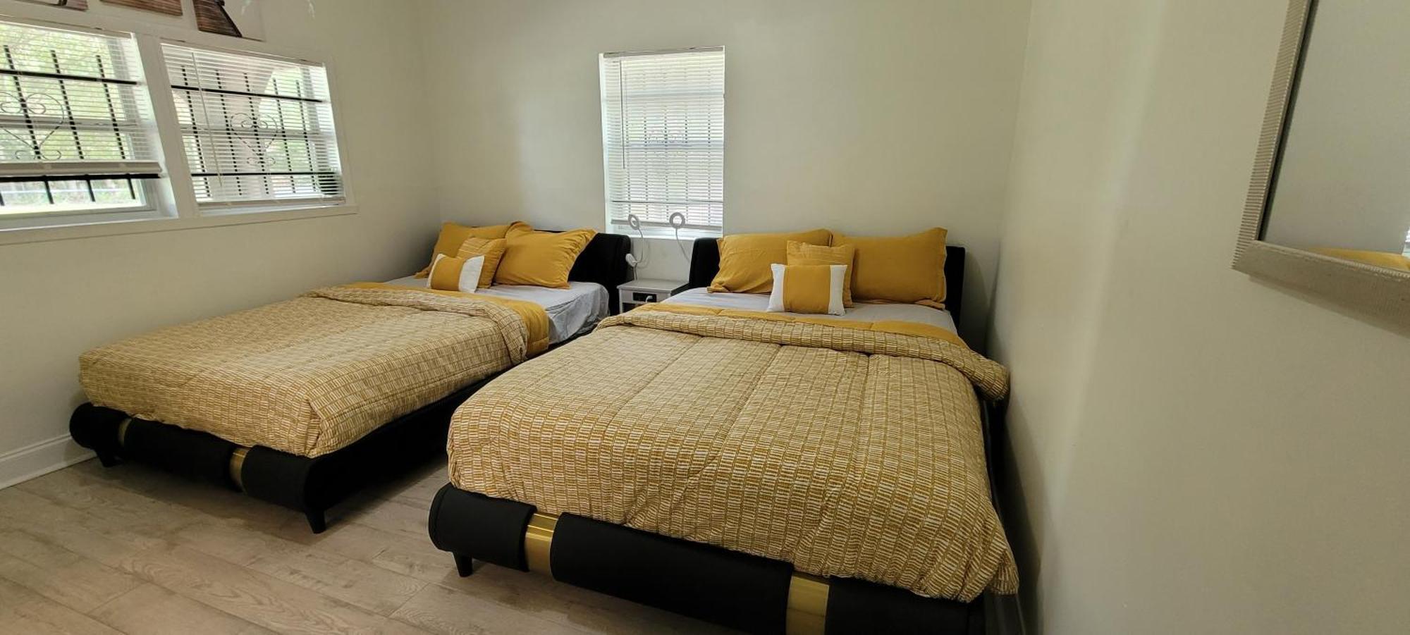Large, Central, Lovely & Cozy 4Bed/2Bath - House By Everbank Stadium Jacksonville Esterno foto