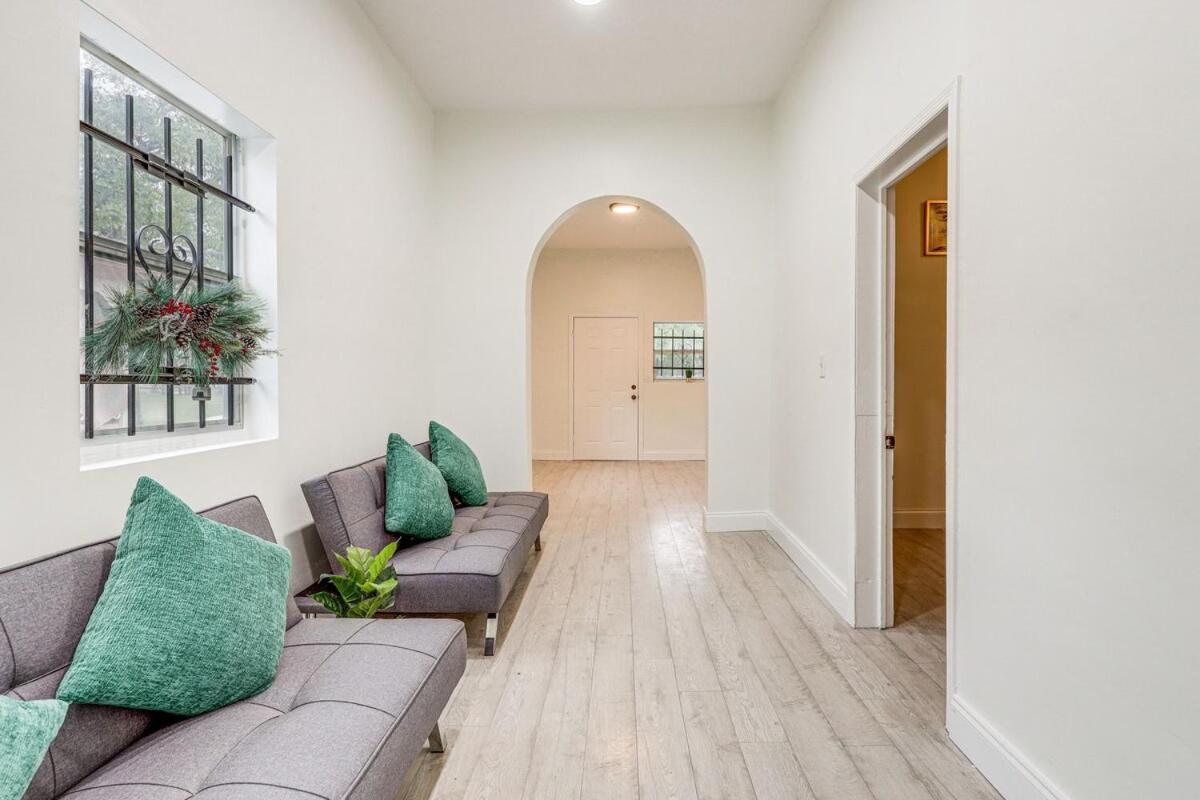 Large, Central, Lovely & Cozy 4Bed/2Bath - House By Everbank Stadium Jacksonville Esterno foto